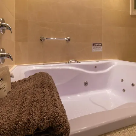 A Apenas 300 Mts Da Rua Coberta, No Exclusivo Via Florida Apartment Gramado Exterior photo