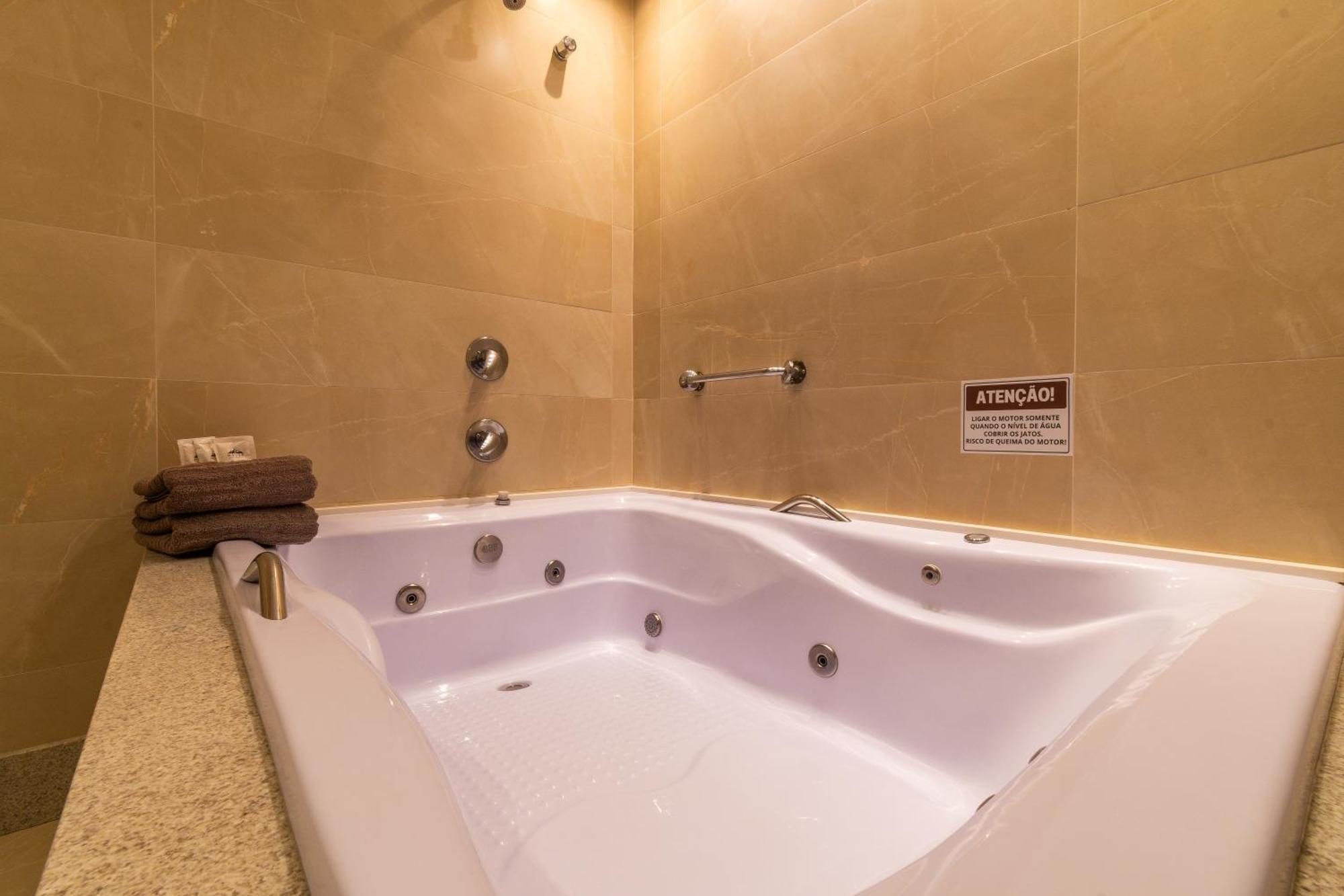 A Apenas 300 Mts Da Rua Coberta, No Exclusivo Via Florida Apartment *